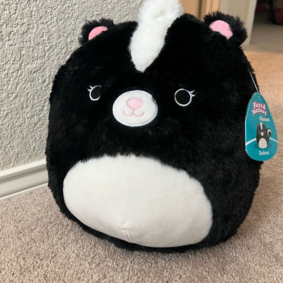 New Selma the Skunk Fuzzamallow Squishmallow - Picture 13 of 15